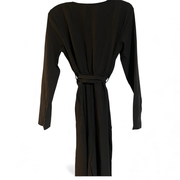 Elegant Black Jumpsuit with Gold Trim - Picture 3 of 4